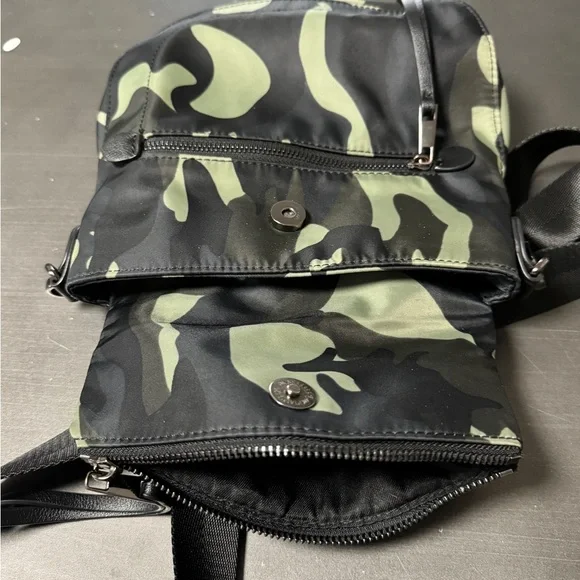 Urban Expressions Nylon Convertible Foldover Crossbody Bag Camouflage Travel - Picture 7 of 14